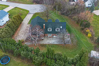 2003 S Valley Spring Dr, New Berlin, WI 53151 - Photo 51