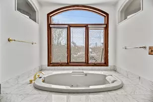 2003 S Valley Spring Dr, New Berlin, WI 53151 - Photo 41