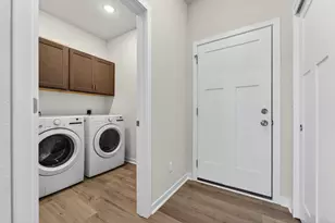 9594 S Sophia Ct, Franklin, WI 53132 - Photo 11