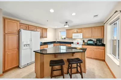 12248 W Virginia Cir #7, Franklin, WI 53132 - Photo 7