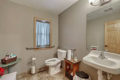 N50W34710  Wisconsin Ave, Oconomowoc, WI 53069 - Photo 19