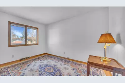 604  Robin St, West Bend, WI 53090 - Photo 15