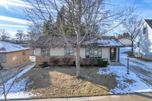 604 Robin St, West Bend, WI 53090 - Photo 29