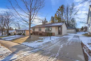 604 Robin St, West Bend, WI 53090 - Photo 27