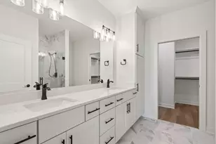 2119 Bluestem Dr, Waukesha, WI 53189 - Photo 17