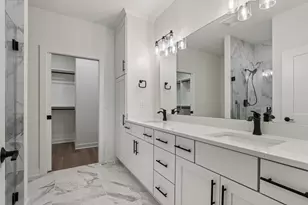 2125 Bluestem Dr, Waukesha, WI 53189 - Photo 15