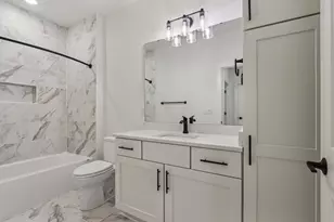 2125 Bluestem Dr, Waukesha, WI 53189 - Photo 19