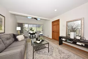 359 Hartford Square, Hartford, WI 53027 - Photo 7