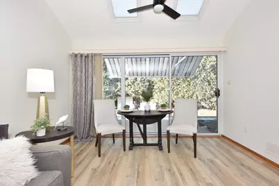 359  Hartford Sq #5, Hartford, WI 53027 - Photo 9