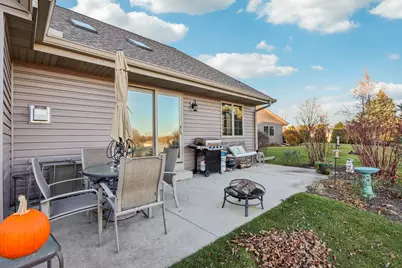 W203N16198  Pin Oak Cir #2, Jackson, WI 53037 - Photo 17