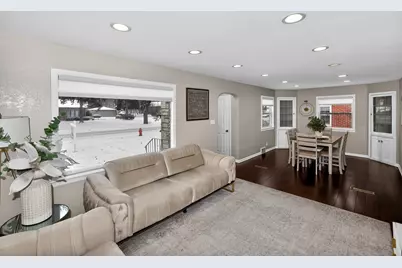 424 E Waterford Ave, Milwaukee, WI 53207 - Photo 5