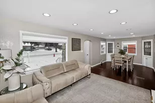 424 E Waterford Ave, Milwaukee, WI 53207 - Photo 5