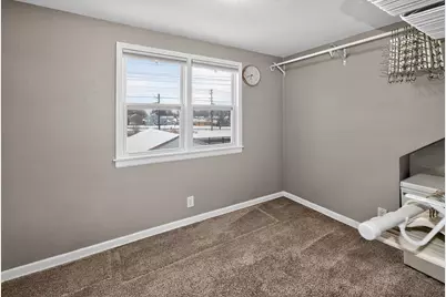 424 E Waterford Ave, Milwaukee, WI 53207 - Photo 17