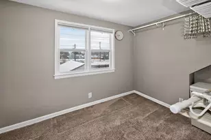 424 E Waterford Ave, Milwaukee, WI 53207 - Photo 17