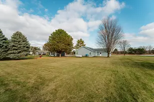1711 Airport Dr, Hartford, WI 53027 - Photo 23