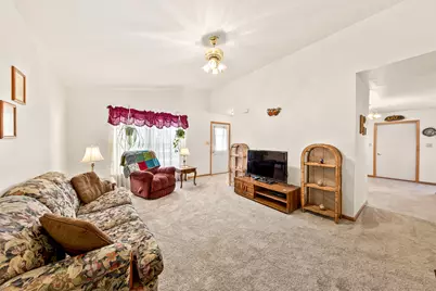 1711  Airport Dr, Hartford, WI 53027 - Photo 5