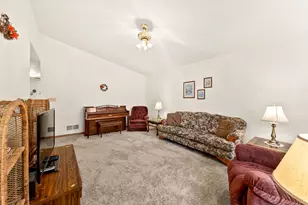 1711 Airport Dr, Hartford, WI 53027 - Photo 3