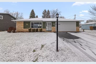 812  Lynn St, Horicon, WI 53032 - Photo 1