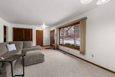 812  Lynn St, Horicon, WI 53032 - Photo 3