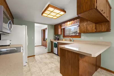 812  Lynn St, Horicon, WI 53032 - Photo 5