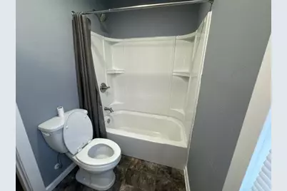 644 W 6th Ave, Oshkosh, WI 54902 - Photo 13