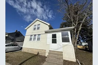 644 W 6th Ave, Oshkosh, WI 54902 - Photo 1