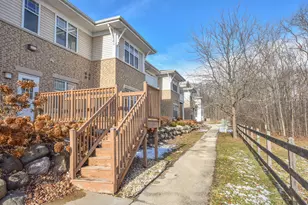 3960 S Prairie Hill Ln, Greenfield, WI 53228 - Photo 25