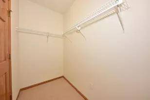 3960 S Prairie Hill Ln, Greenfield, WI 53228 - Photo 19