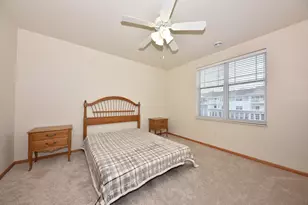 3960 S Prairie Hill Ln, Greenfield, WI 53228 - Photo 15