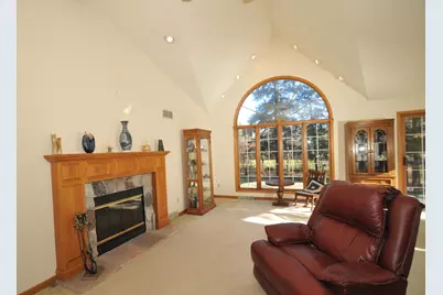 3892 S Oakbrook Dr, Greenfield, WI 53228 - Photo 7