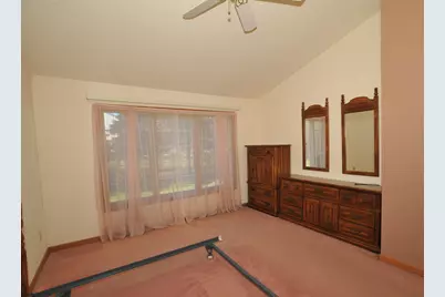 3892 S Oakbrook Dr, Greenfield, WI 53228 - Photo 17