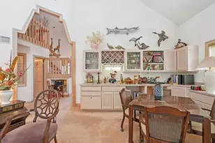 4555 Edington Ln, Brookfield, WI 53045 - Photo 9