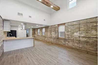 1850 N Warren Ave, Milwaukee, WI 53202 - Photo 3