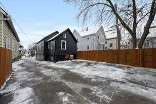 1850 N Warren Ave, Milwaukee, WI 53202 - Photo 21