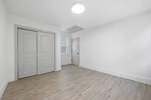 1850 N Warren Ave, Milwaukee, WI 53202 - Photo 13