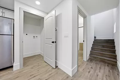 1850 N Warren Ave, Milwaukee, WI 53202 - Photo 9