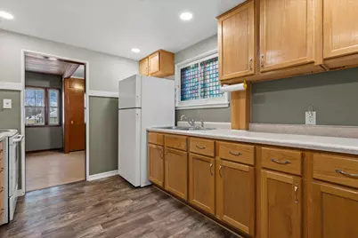 5596  Arrowwood St, Greendale, WI 53129 - Photo 11