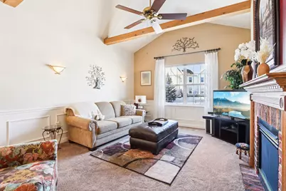 8648 S Roxbury Way, Oak Creek, WI 53154 - Photo 5