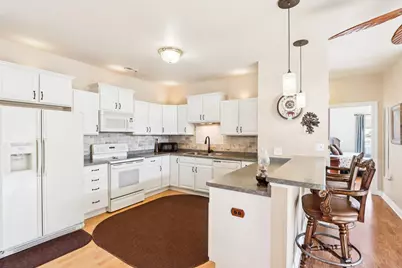 8648 S Roxbury Way, Oak Creek, WI 53154 - Photo 23