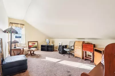 8648 S Roxbury Way, Oak Creek, WI 53154 - Photo 9