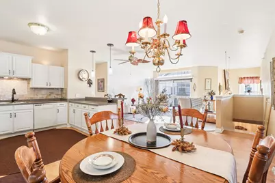 8648 S Roxbury Way, Oak Creek, WI 53154 - Photo 19