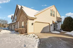 8648 S Roxbury Way, Oak Creek, WI 53154 - Photo 1