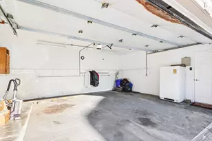 8648 S Roxbury Way, Oak Creek, WI 53154 - Photo 33