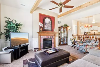 8648 S Roxbury Way, Oak Creek, WI 53154 - Photo 7