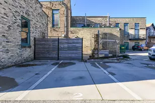 306 E Lincoln Ave, Milwaukee, WI 53207 - Photo 27