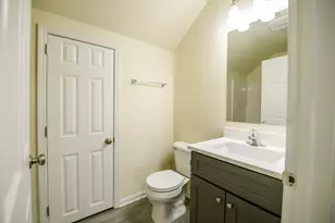 1644 S Memorial Dr, Racine, WI 53403 - Photo 19