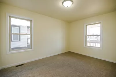 1644 S Memorial Dr, Racine, WI 53403 - Photo 13