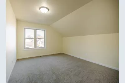 1644 S Memorial Dr, Racine, WI 53403 - Photo 15