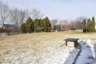 W142N9823 Amber Dr, Germantown, WI 53022 - Photo 39