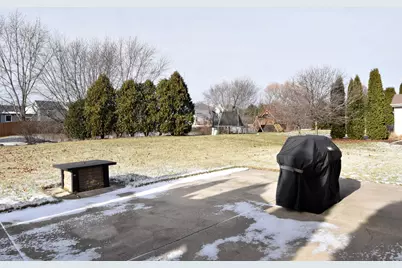 W142N9823  Amber Dr, Germantown, WI 53022 - Photo 41